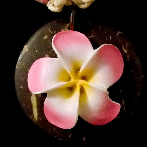 Nwot Pink Hawaiian Lei Flower Beach Necklace🌺 - Picture 2 of 6